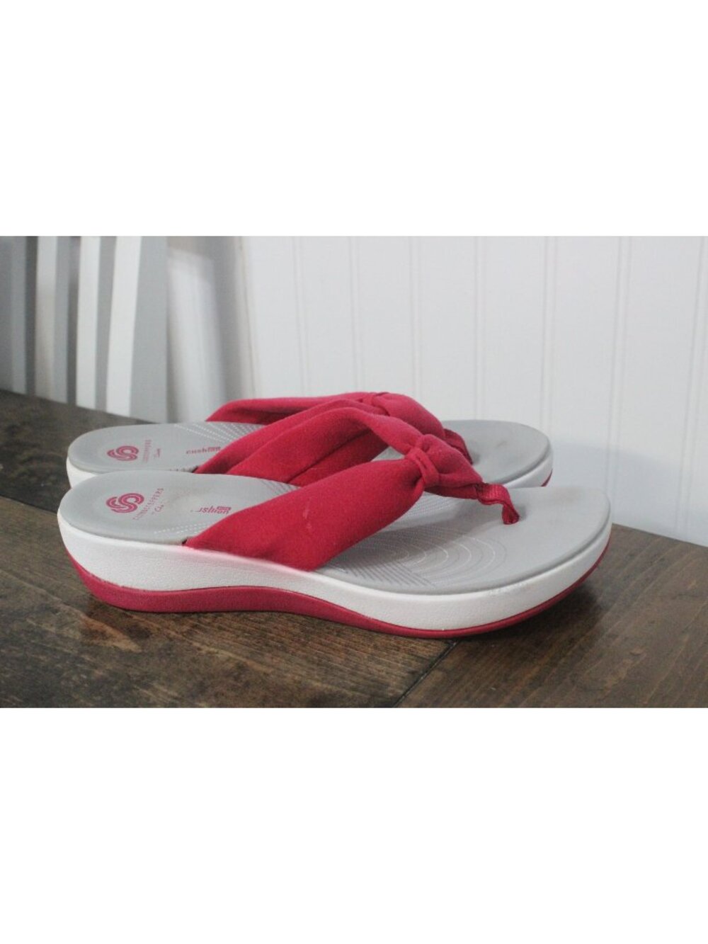 Clarks Cloudsteppers Womens Pink Cushioned Flip-Flops Size 9 Sandals